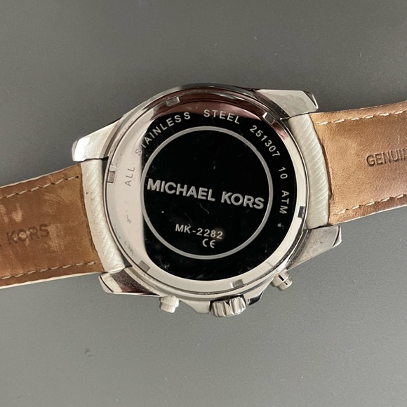 Michael Kors Women’s Watch (Gold Chrono with white leather strap) - Picture 4 of 4